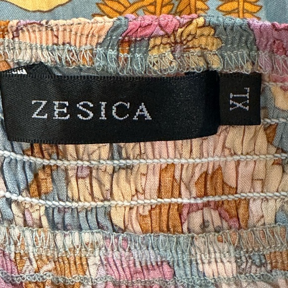 Zesica maxi floral halter dress.  Size XL - Picture 4 of 7